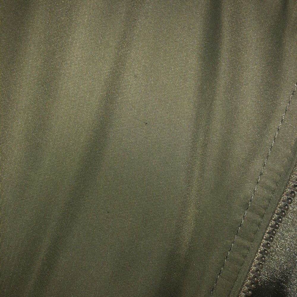 GREEN BOMBER! - Picture 4 of 7